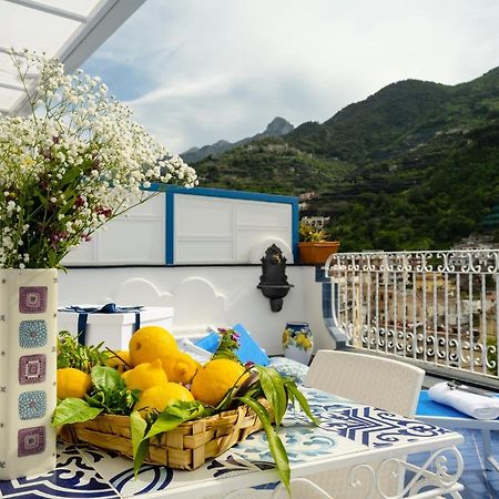 Grecale - Amazing Apartment With Patio And Sea View Майори Екстериор снимка