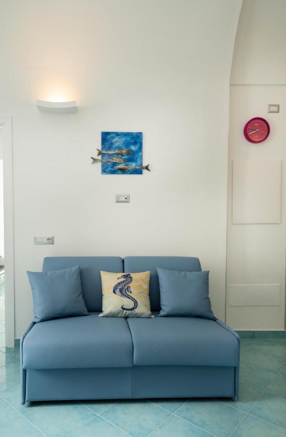 Grecale - Amazing Apartment With Patio And Sea View Майори Екстериор снимка