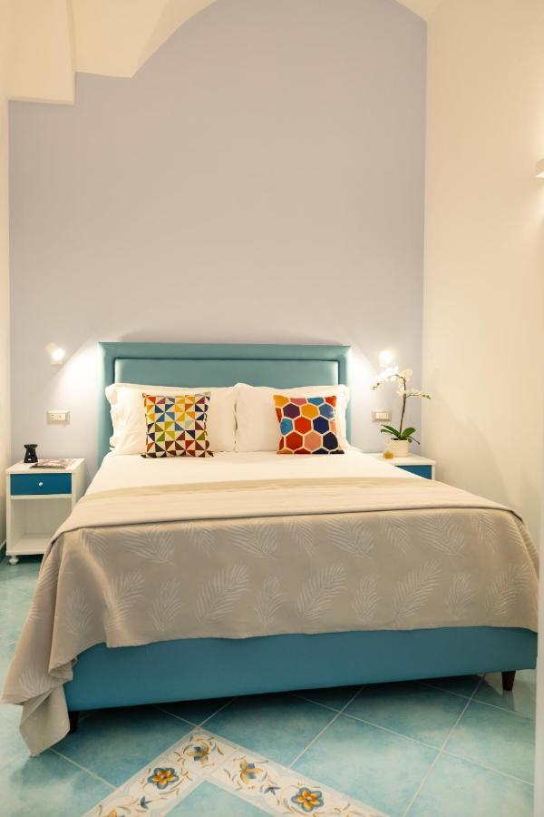 Grecale - Amazing Apartment With Patio And Sea View Майори Екстериор снимка