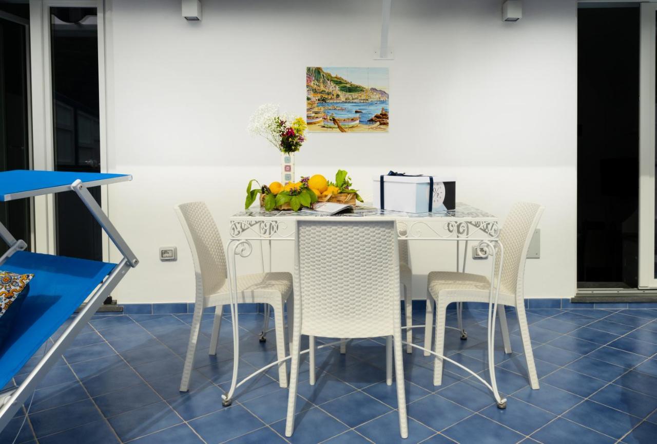 Grecale - Amazing Apartment With Patio And Sea View Майори Екстериор снимка